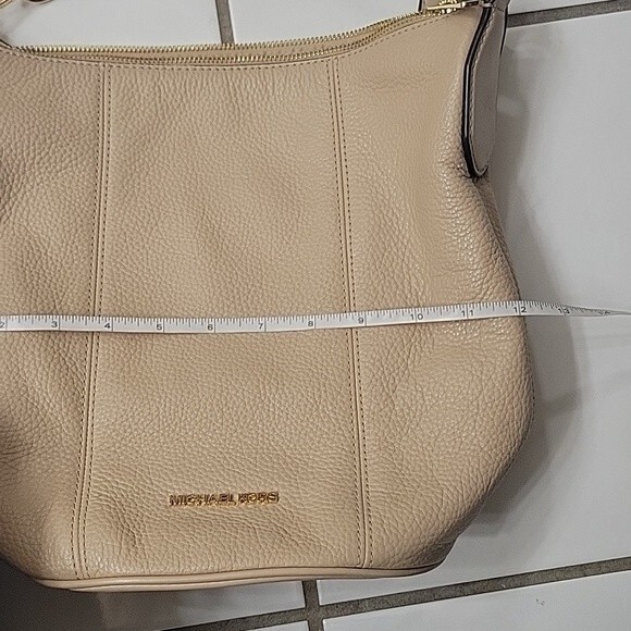 Michael Kors Brooke Medium Tan Bucket Crossbody Bag | Pebbled Leather Purse - Picture 11 of 12